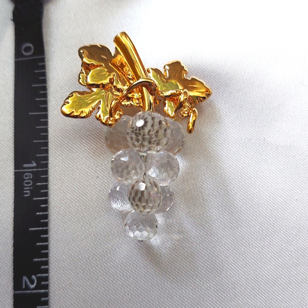 Swarovski Brooch, Crystal  Grapes, Goldtone, Tagged‎ with Swan